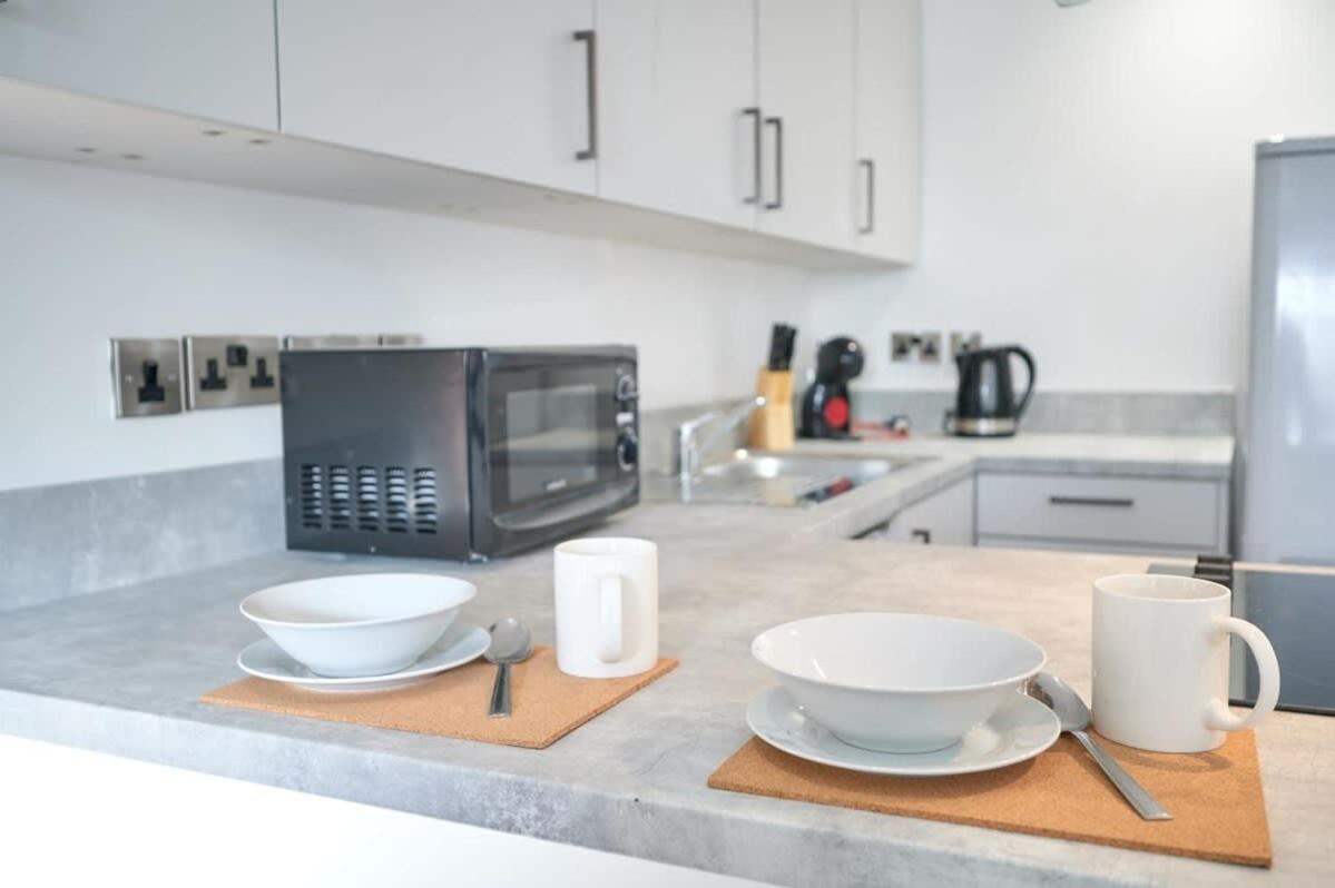 A Stylish Apartment With Parking In Preston 프레스턴 외부 사진