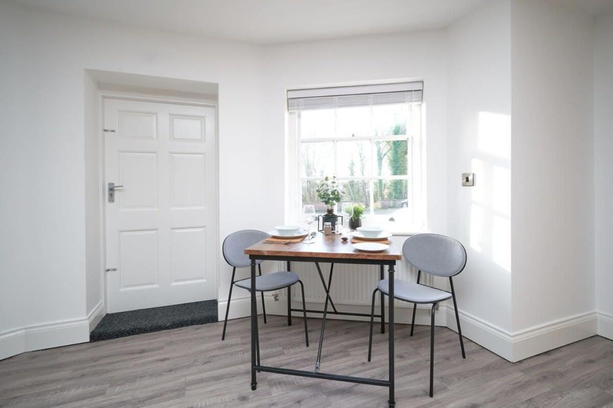 A Stylish Apartment With Parking In Preston 프레스턴 외부 사진
